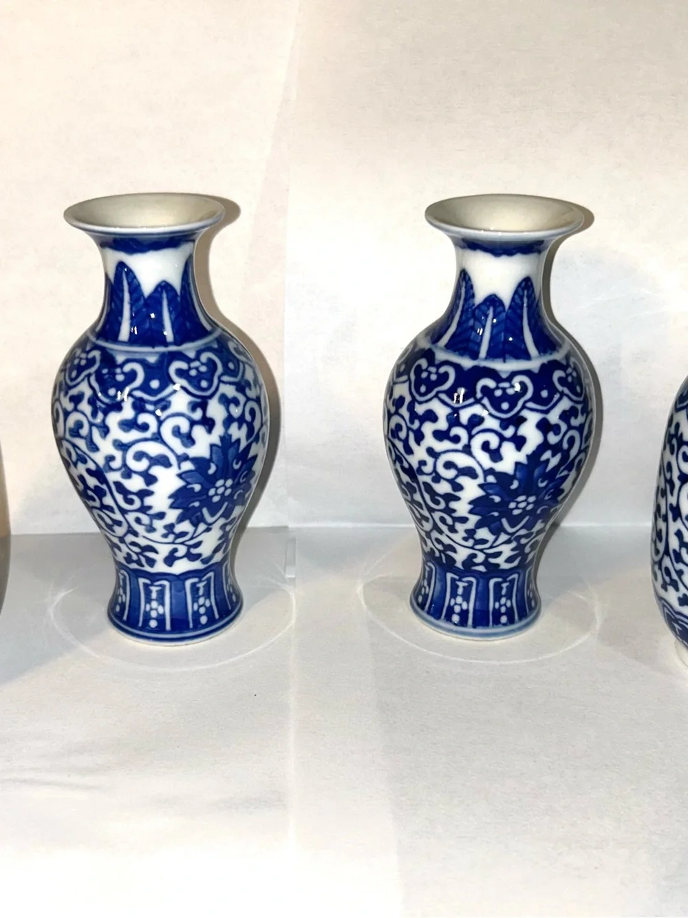 VTG Chinese Blue & White Floral Porcelain Mini Vases Set of 4 Chinoiserie 4”